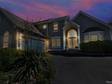 16073 Silverwood Drive, Fenton Twp, MI 48430