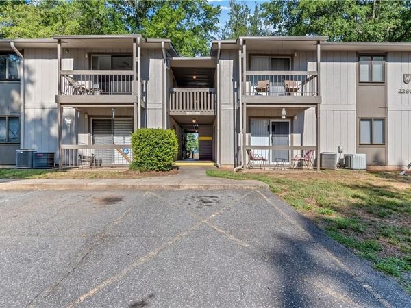 2260 Sunderland Road, Unit 74W, Winston-Salem, NC 27103