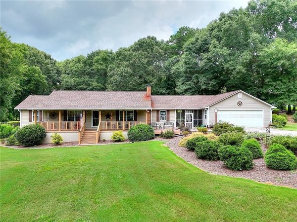 3079 Meadow Trail , Loganville, GA 30052
