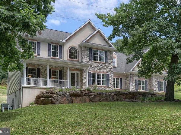 304 IRON VALLEY DRIVE, LEBANON, PA 17042
