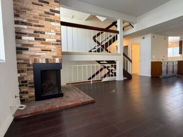 2809 Montrose Avenue, Unit 10, La Crescenta, CA 91214