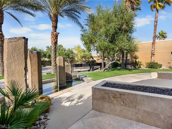 68 Royal Saint Georges Way, Rancho Mirage, CA 92270