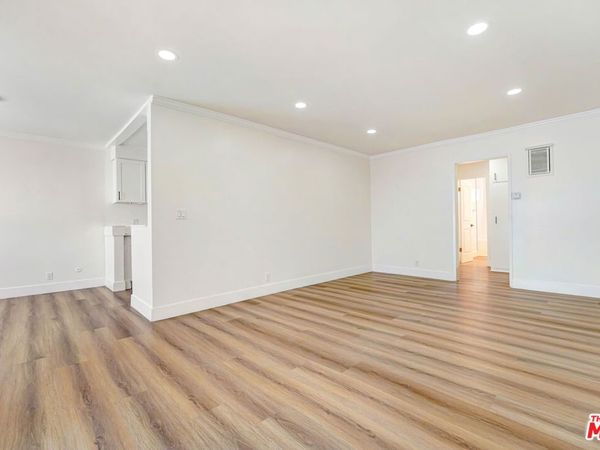 8208 Romaine Street, Unit 1, West Hollywood, CA 90046