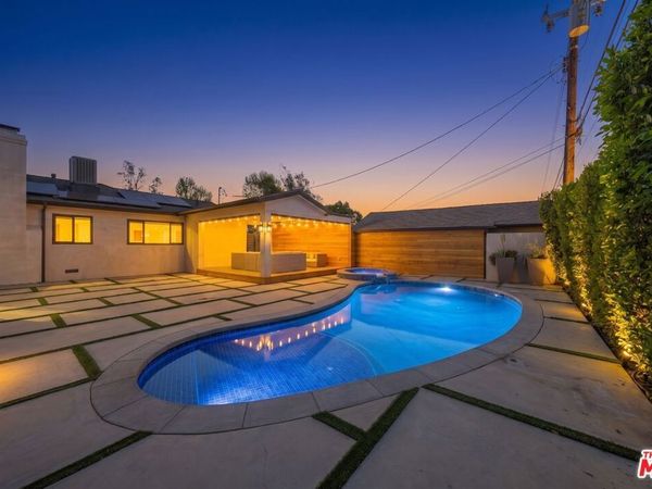 7719 Rhodes Avenue, Los Angeles, CA 91605