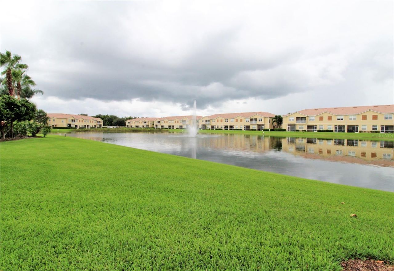 3475 Parkridge Circle, Unit 17-202, Sarasota, FL 34243 Photo