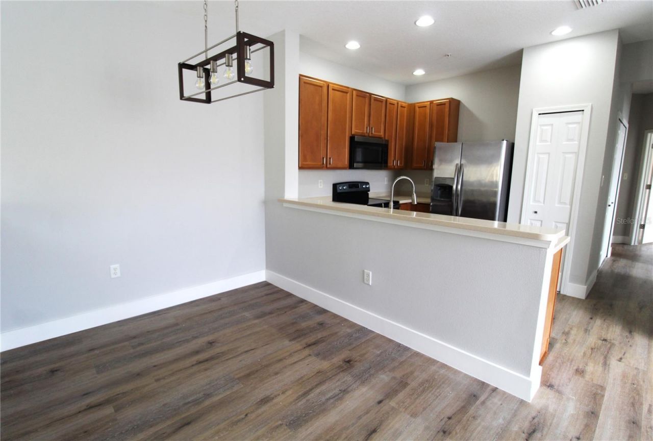 3475 Parkridge Circle, Unit 17-202, Sarasota, FL 34243 Photo