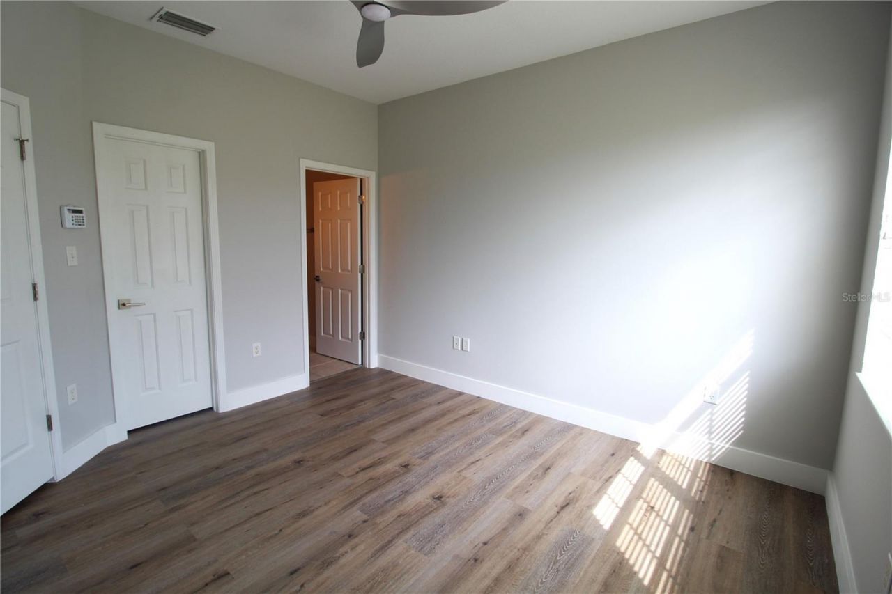 3475 Parkridge Circle, Unit 17-202, Sarasota, FL 34243 Photo