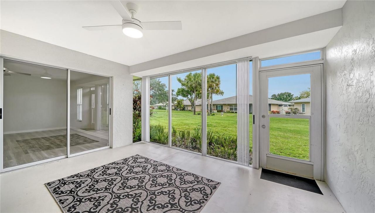 5689 Evergreen Drive, Unit 18, Sarasota, FL 34233 Photo