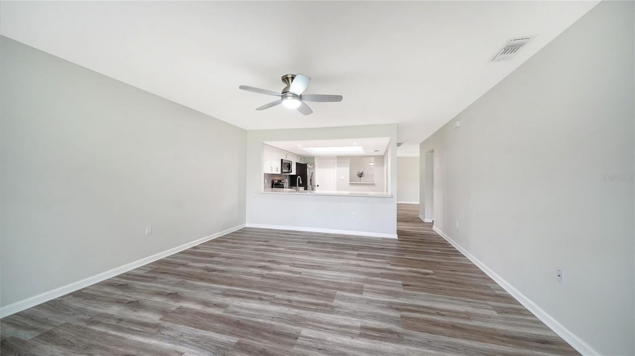 5689 Evergreen Drive, Unit 18, Sarasota, FL 34233 Photo
