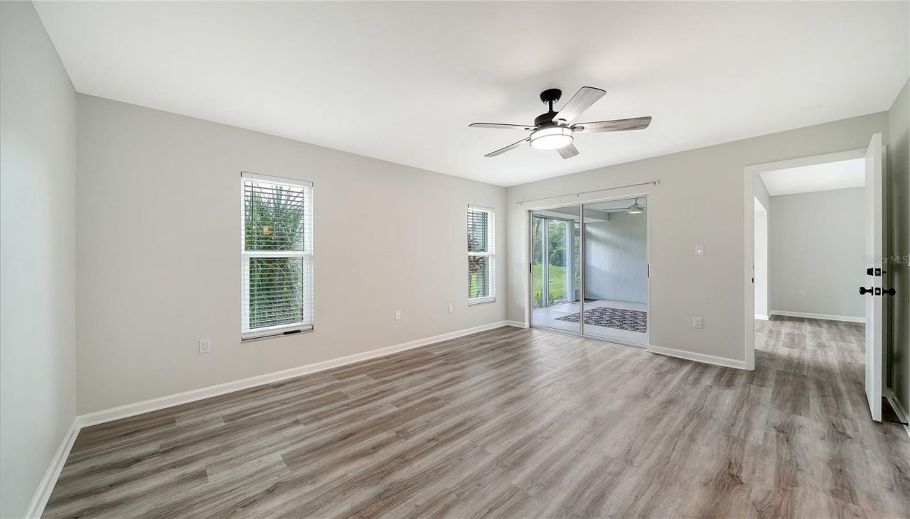 5689 Evergreen Drive, Unit 18, Sarasota, FL 34233 Photo