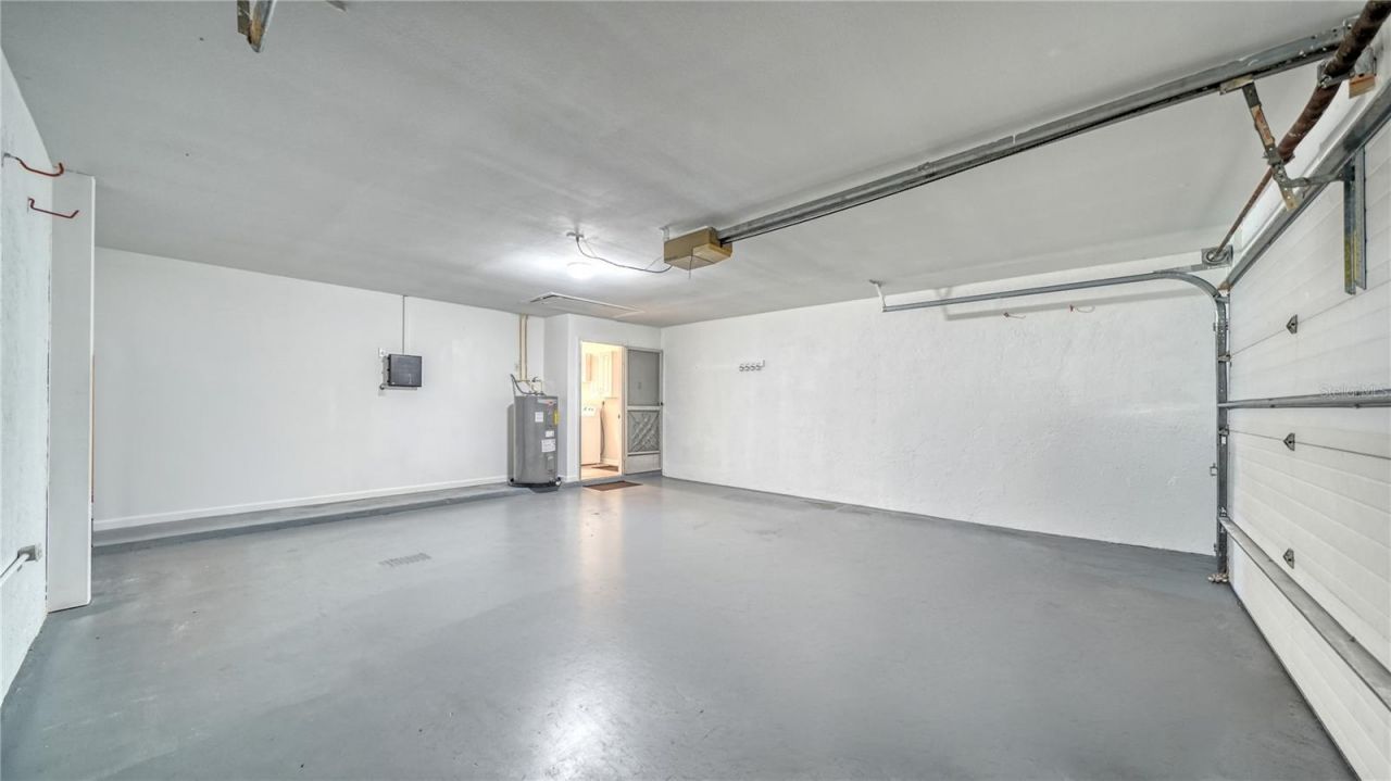 5689 Evergreen Drive, Unit 18, Sarasota, FL 34233 Photo