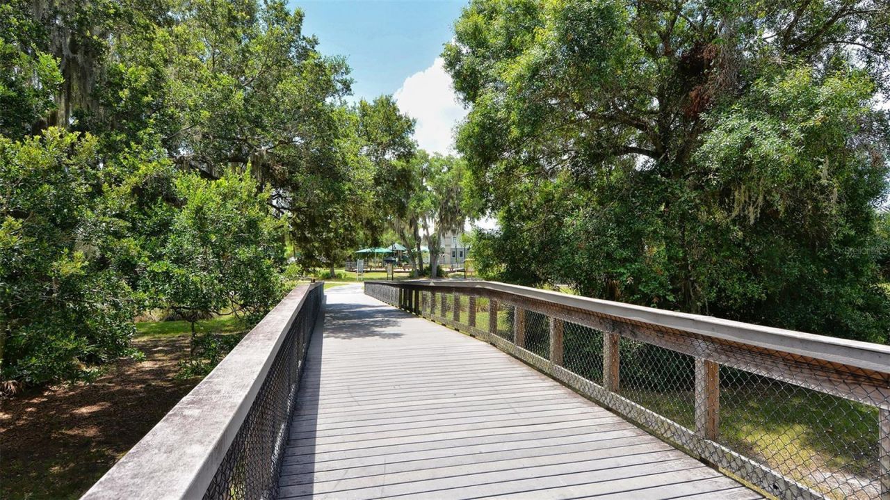 5689 Evergreen Drive, Unit 18, Sarasota, FL 34233 Photo