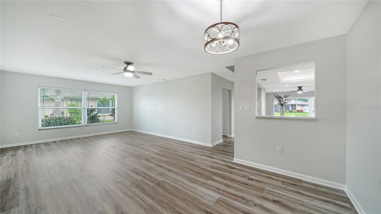 5689 Evergreen Drive, Unit 18, Sarasota, FL 34233 Photo