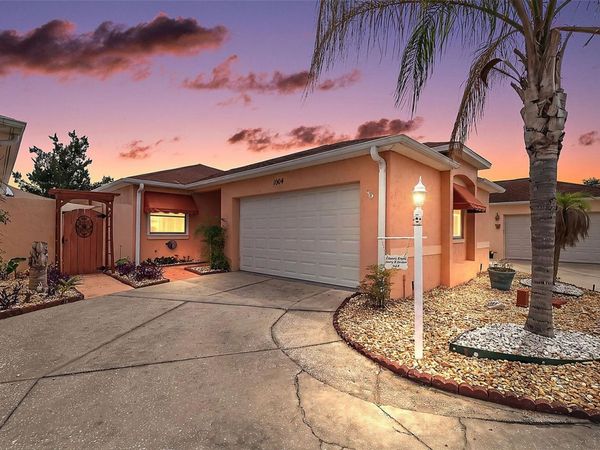 1004 LAREDO LANE , LADY LAKE, FL 32159