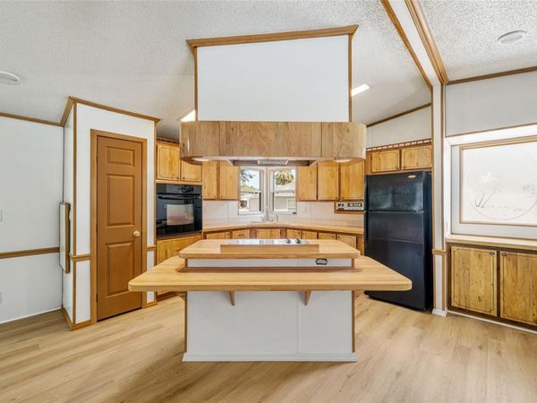 1004 ANN AVENUE , LADY LAKE, FL 32159