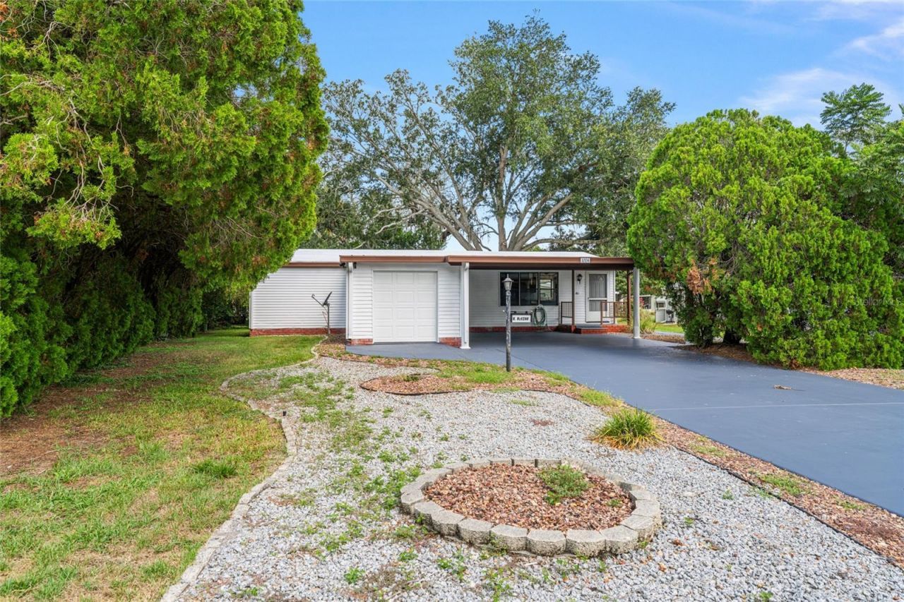 1004 Ann Avenue , Lady Lake, FL 32159 Photo