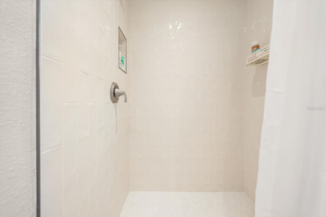 5820 Commonwealth Avenue N, Saint Petersburg, FL 33703 Photo