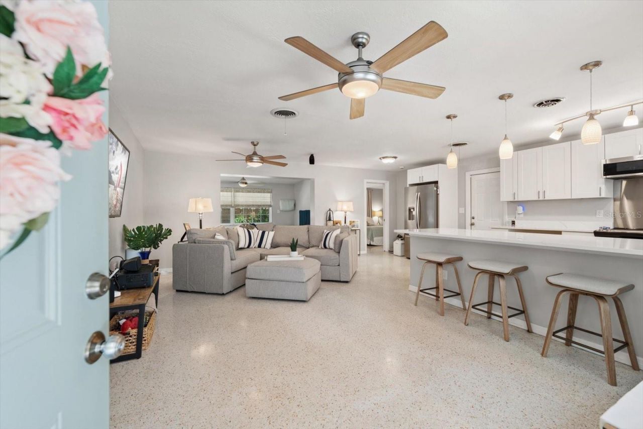 5820 Commonwealth Avenue N, Saint Petersburg, FL 33703 Photo