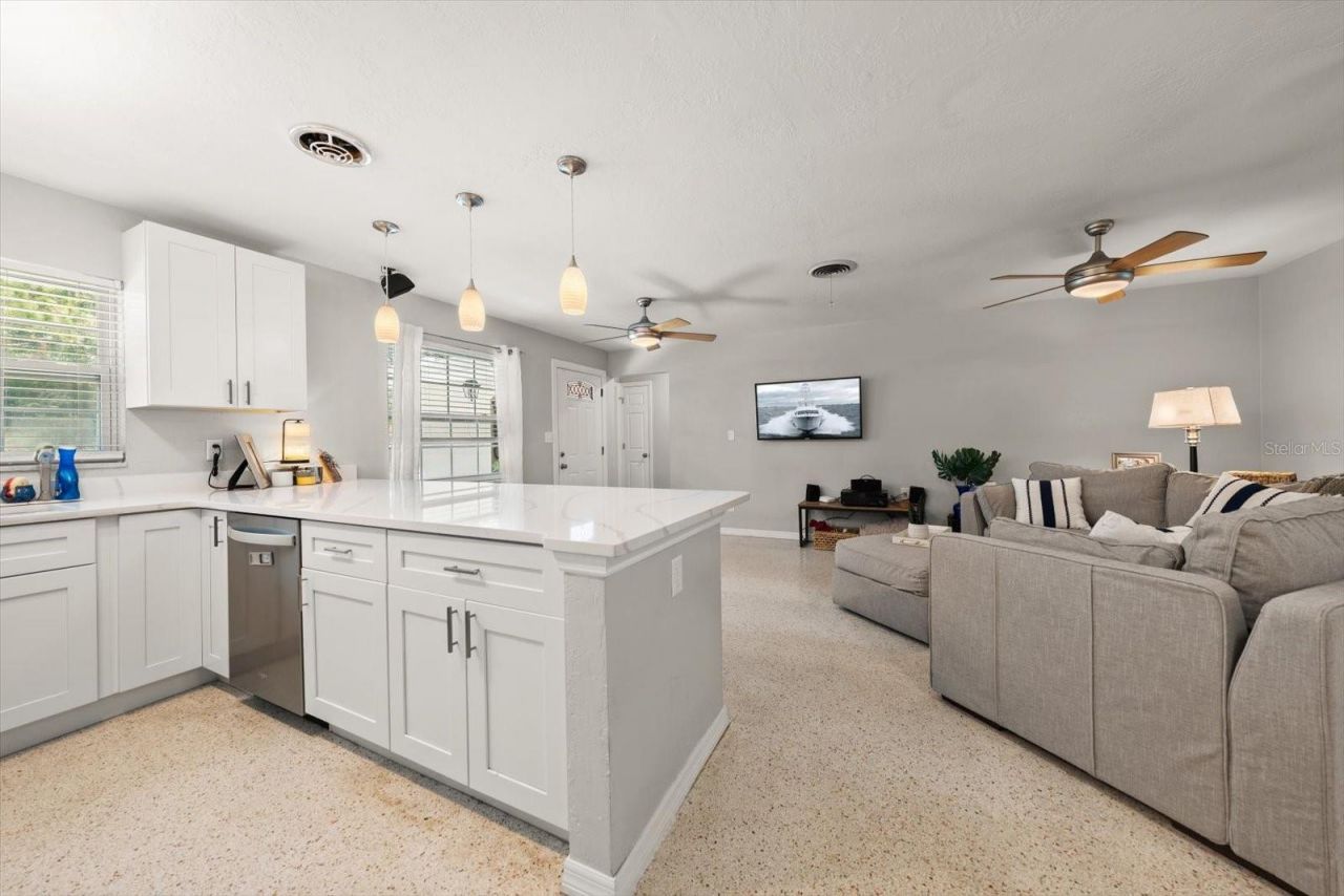5820 Commonwealth Avenue N, Saint Petersburg, FL 33703 Photo