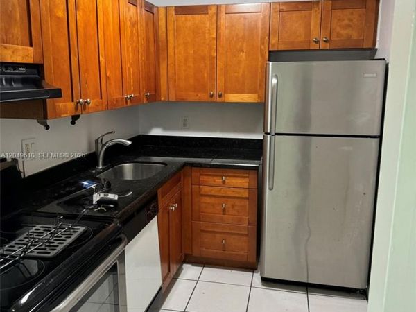 8511 NW 8th St , Unit 303, Miami, FL 33126