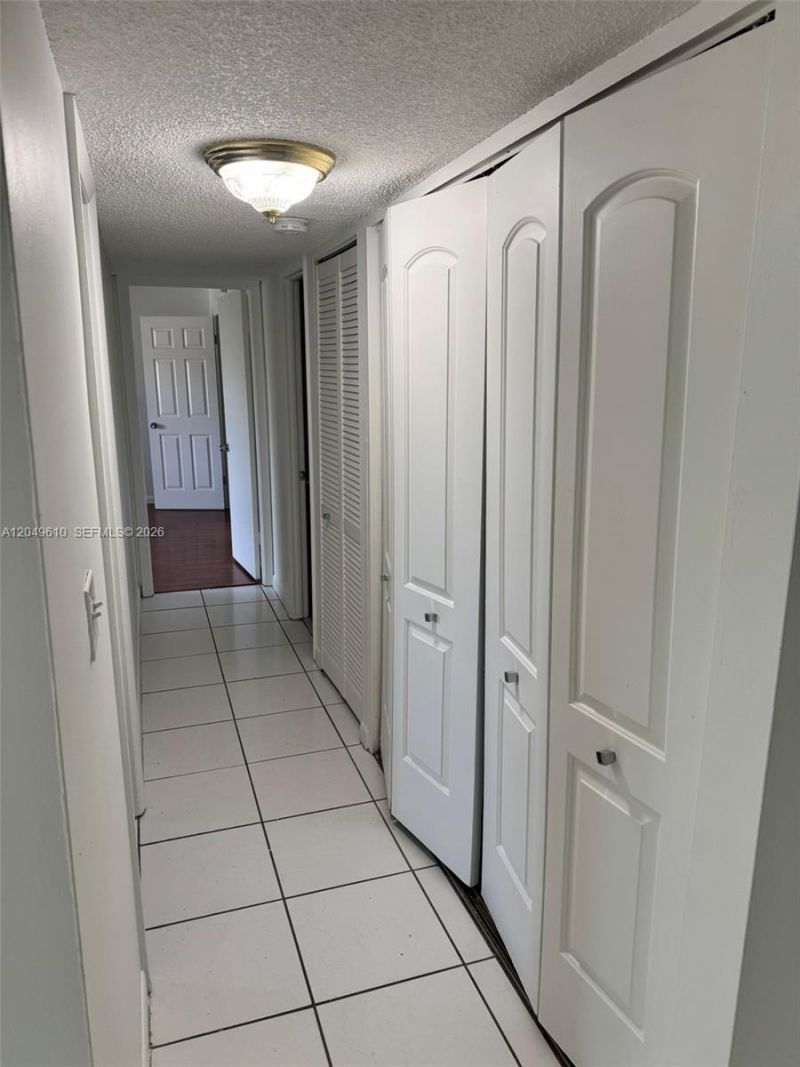 8511 NW 8th St , Unit 303, Miami, FL 33126 Photo