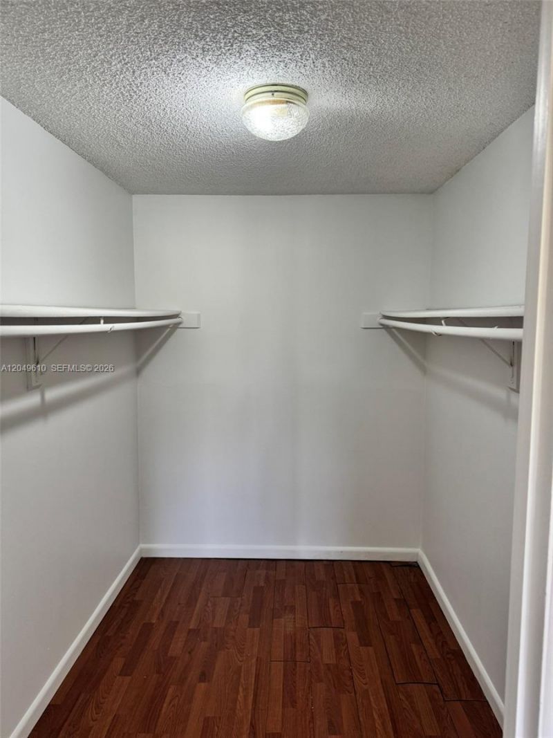 8511 NW 8th St , Unit 303, Miami, FL 33126 Photo