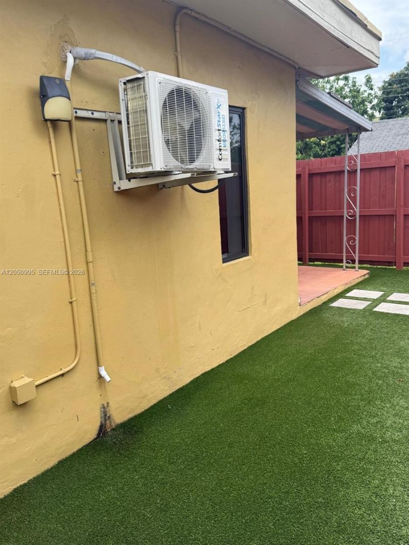 765 W 70th Pl , Unit 1, Hialeah, FL 33014 Photo