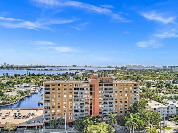 2450 NE 135th St , Unit 209, North Miami, FL 33181