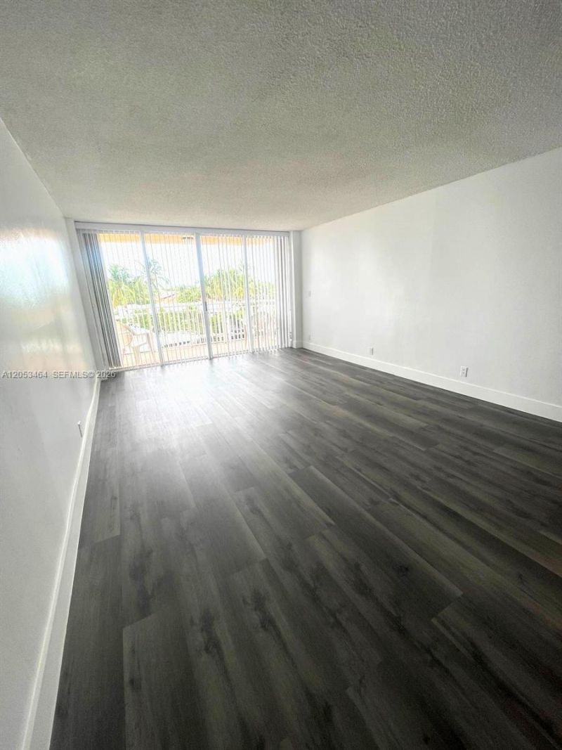 2450 NE 135th St , Unit 209, North Miami, FL 33181 Photo