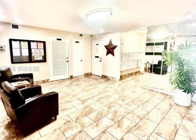 1811 Jefferson St , Unit 210, Hollywood, FL 33020 Photo