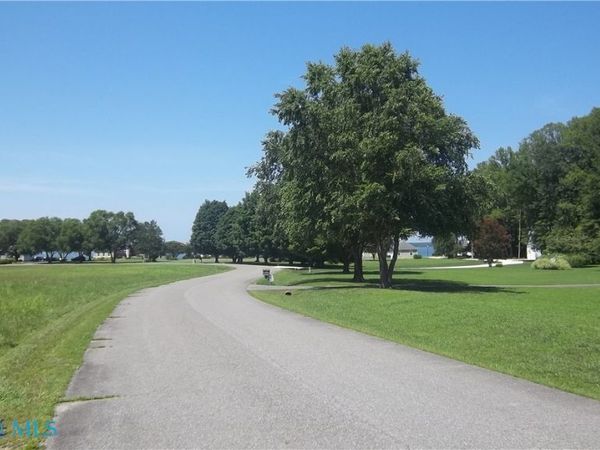 00 windward watch Lane , Saluda, VA 23149