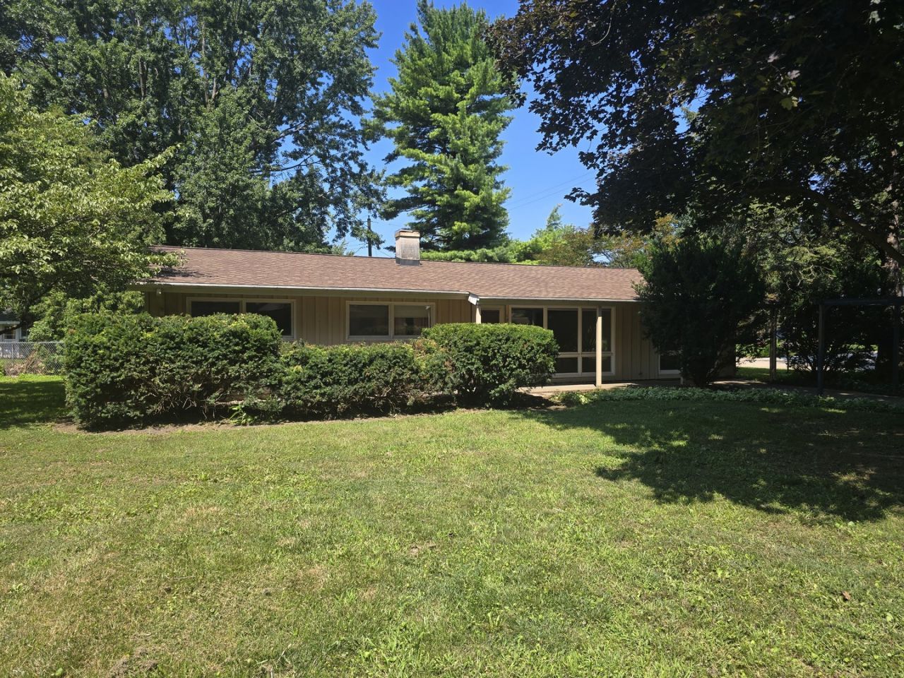 1719 McDonald Drive , Champaign, IL 61821
