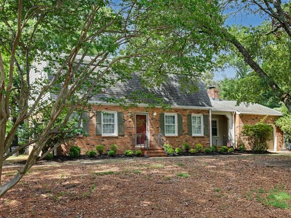 323 Williamsburg Court , Newport News, VA 23606