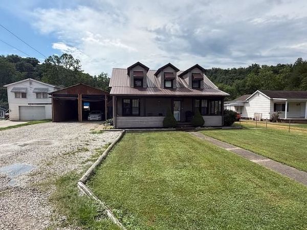 27589 East Lynn Road, Wayne, WV 25570