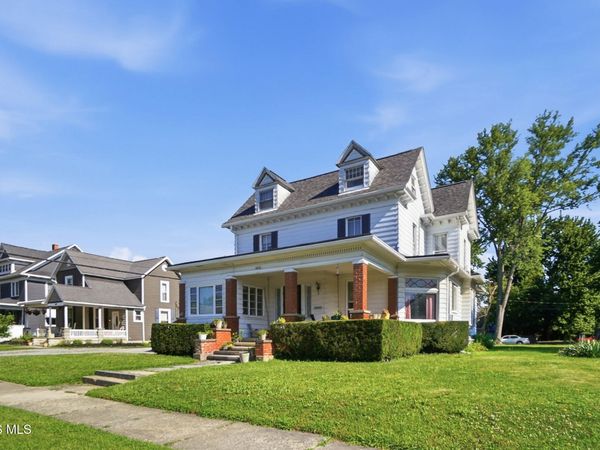 412 W Lincoln Street, Findlay, OH 45840