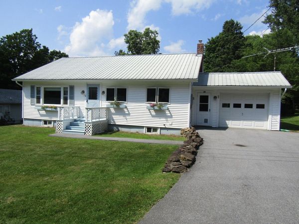 25 Stanley Court, St. Albans City, VT 05478
