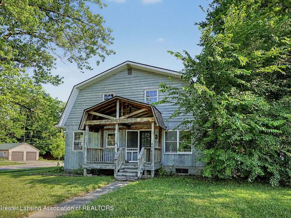 701 Edwards Street, Grand Ledge, MI 48837