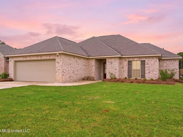 806 Oakbrook Way, Pearl, MS 39208