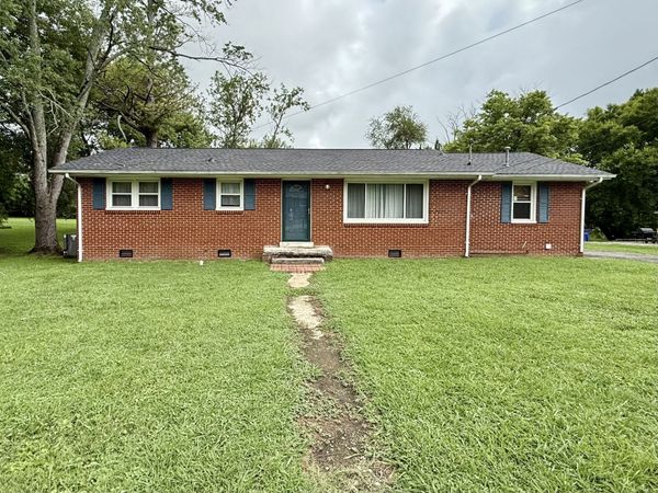 117 Whiteside St , Shelbyville, TN 37160