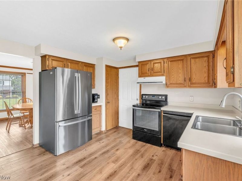 1846 Opal Street, Louisville, OH 44641 Photo 4