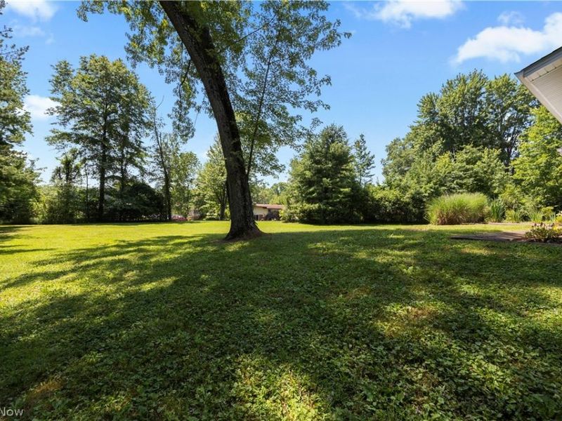 1486 David Drive, Hinckley, OH 44233 Photo 25