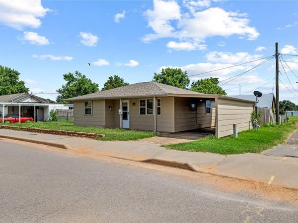 516 E Huber Avenue, Weatherford, OK 73096