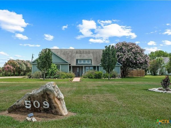 509 Seakist Road , Port Lavaca, TX 77979