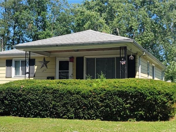 1251 94th Street, Niagara Falls, NY 14304