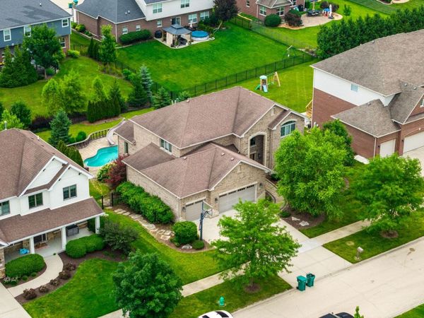 12775 TULLAMORE Lane, Lemont, IL 60439