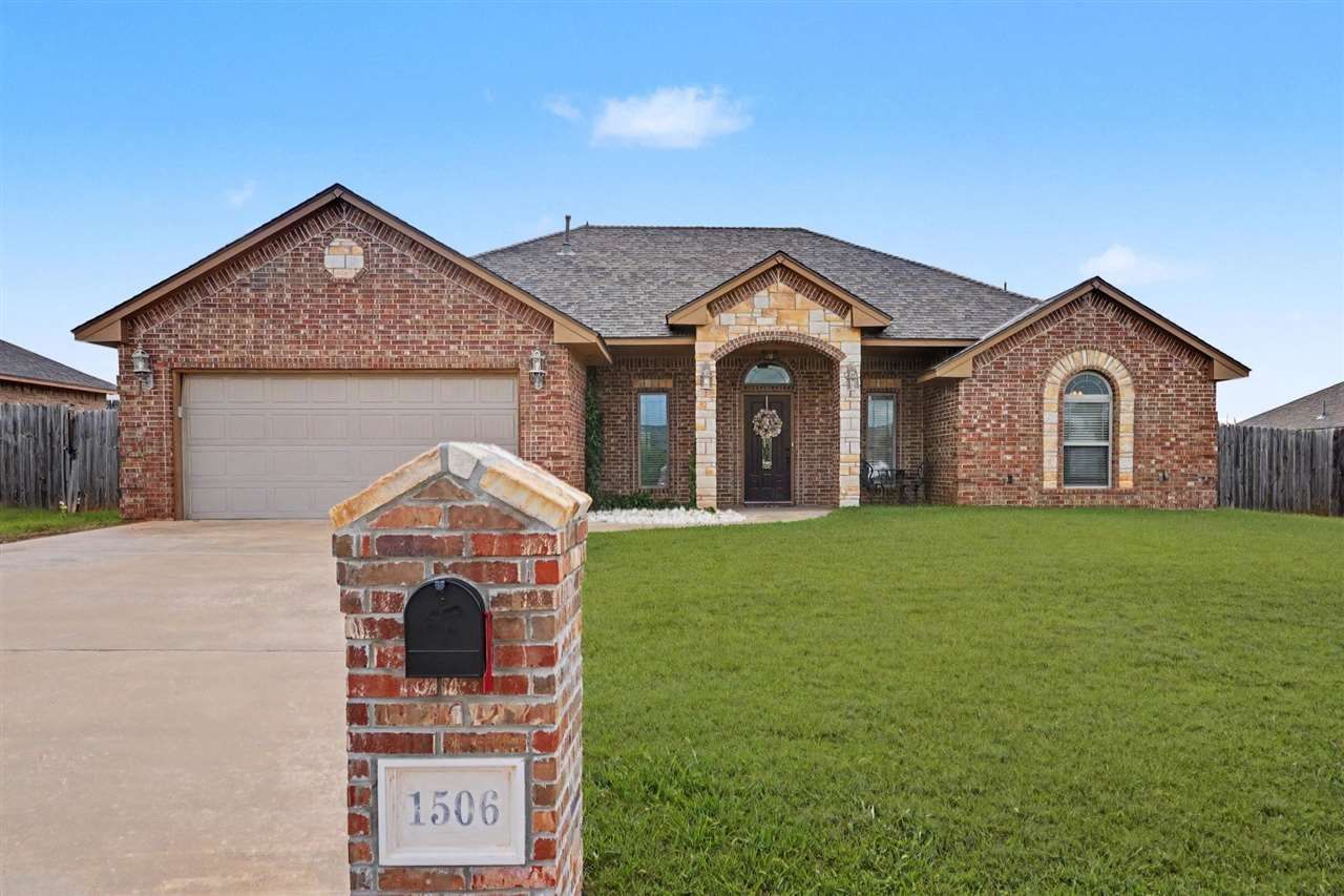 1506 NE Scenic Ridge, Elgin, OK 73538 Main Photo