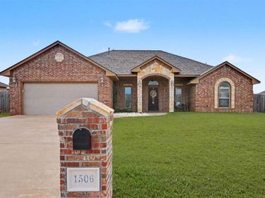 1506 NE Scenic Ridge, Elgin, OK 73538