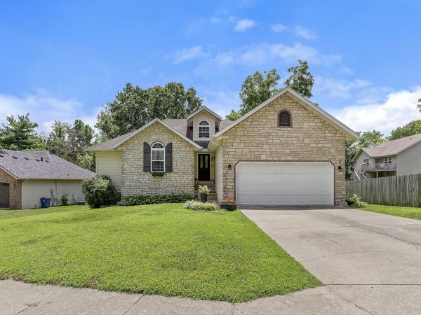 1212 W Merlin Drive , Ozark, MO 65721
