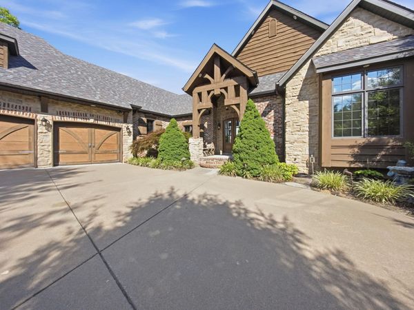 3142 W Cedarbluff Drive , Springfield, MO 65810