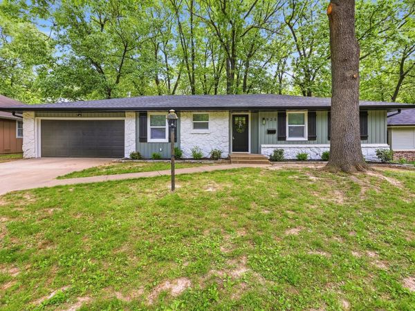 928 S Coach Light Avenue , Springfield, MO 65802